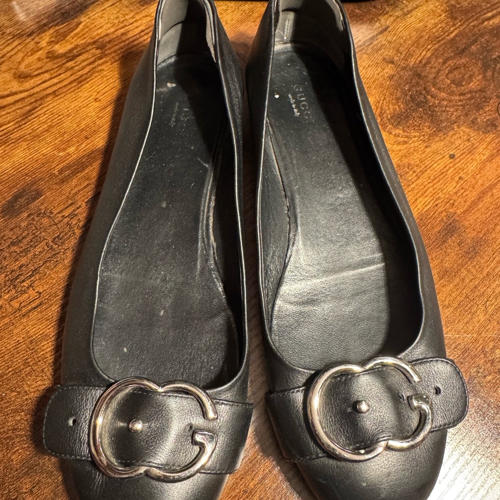 Gucci Black Leather Flats with Silver Double G Buckle